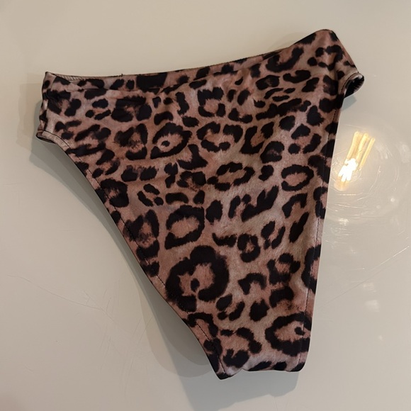 Frankies Bikinis - leopard print - size XS - Picture 9 of 13